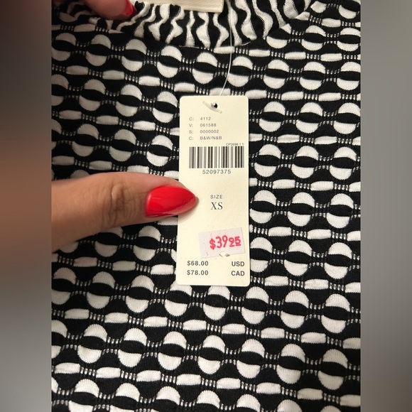 NWT Maeve Anthropologie Women's Sleeveless White Black Knit Geometric Blouse XS - Picture 5 of 7